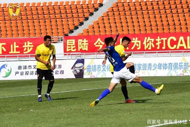 南通队以1-0领先无锡队，程鑫打进制胜球